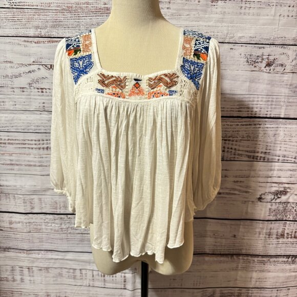 🎉😀CLEARANCE SALE!!!😀🎉 FREE PEOPLE Free Bird Embroidered Hi Lo Peasant Top - Picture 2 of 10